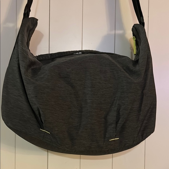Sherpani FORCE Charcoal Slouchy Gym/Crossbody Bag - Picture 2 of 8
